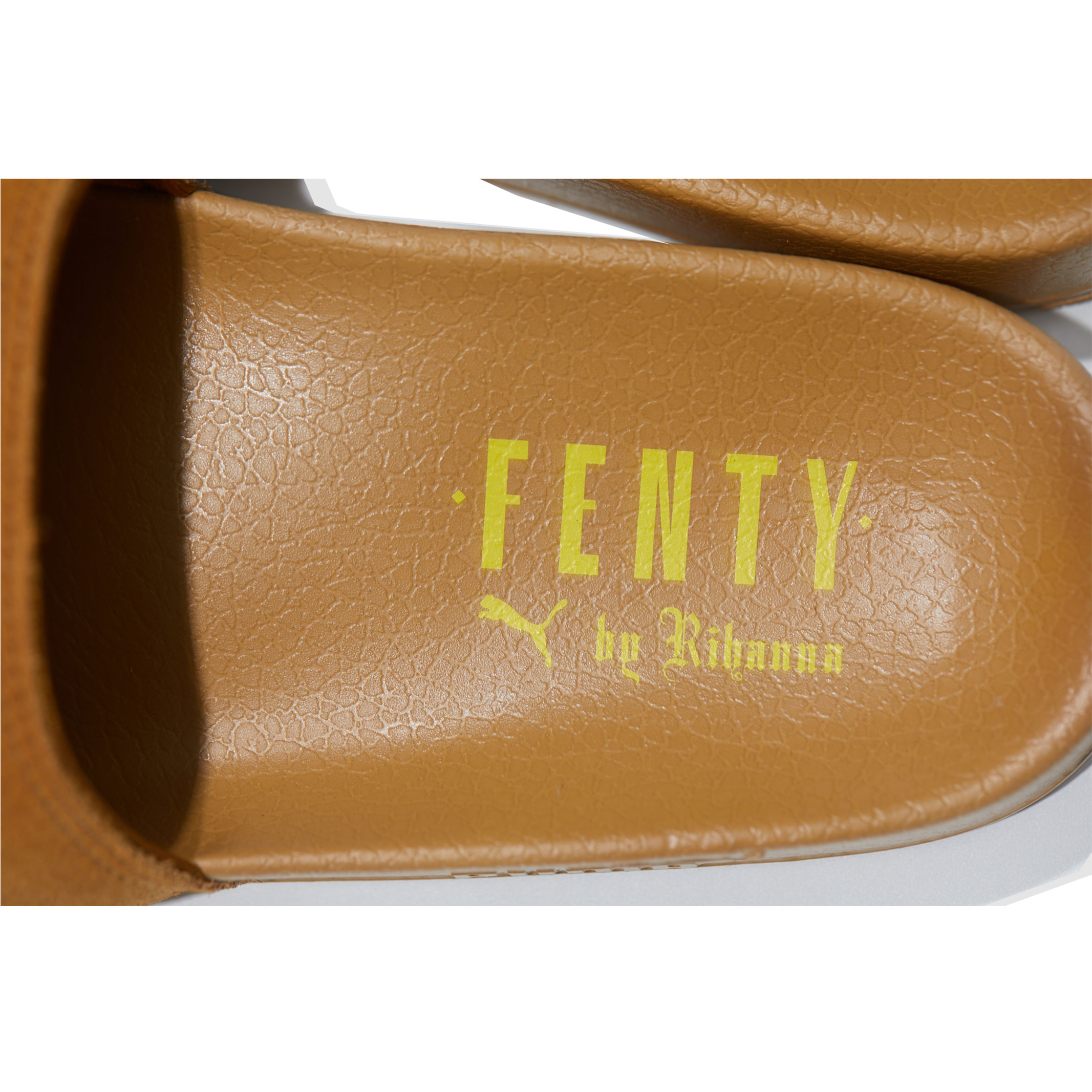 펜티 by 리한나 퓨마 - Fenty by Rihanna Puma