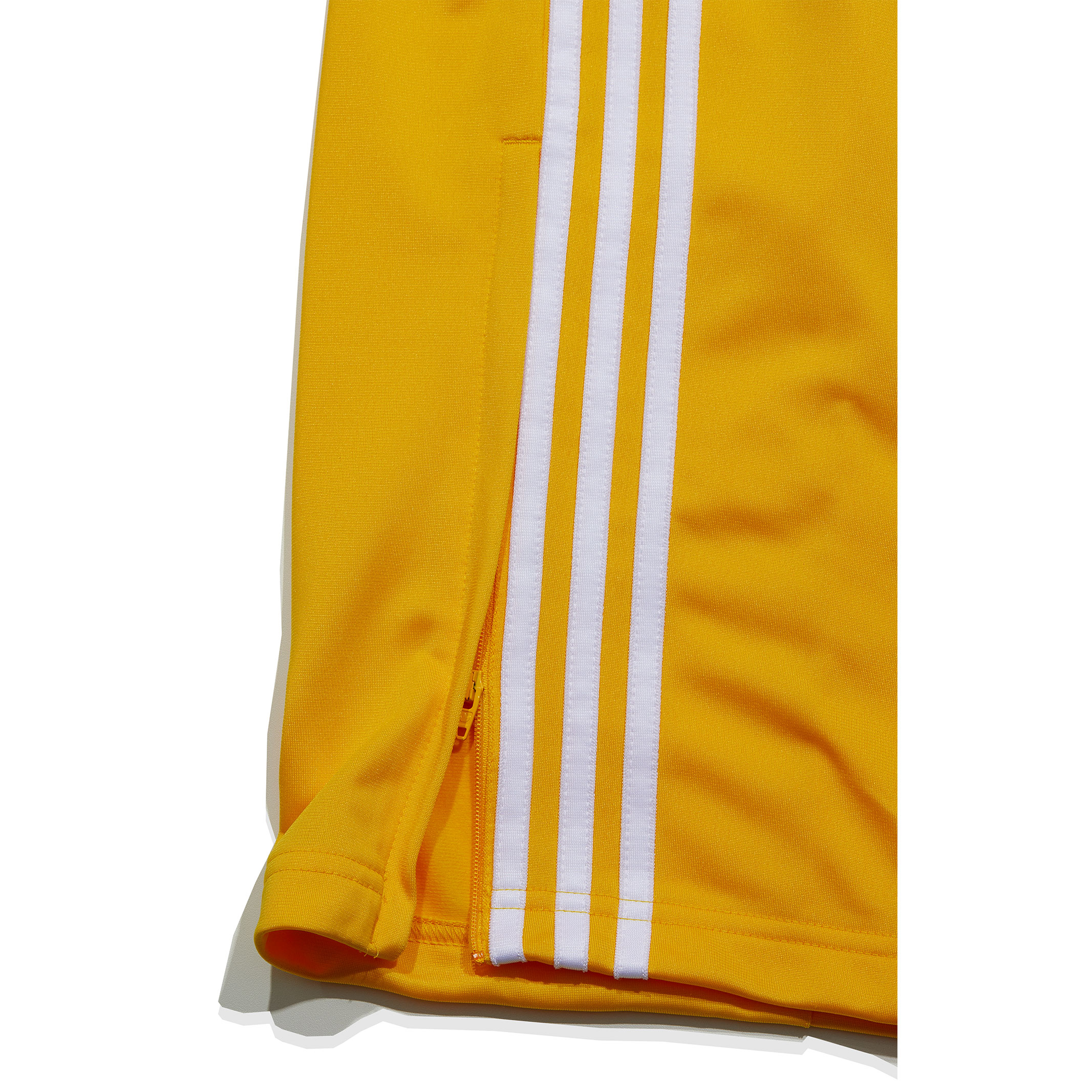 아디다스 - Adidas