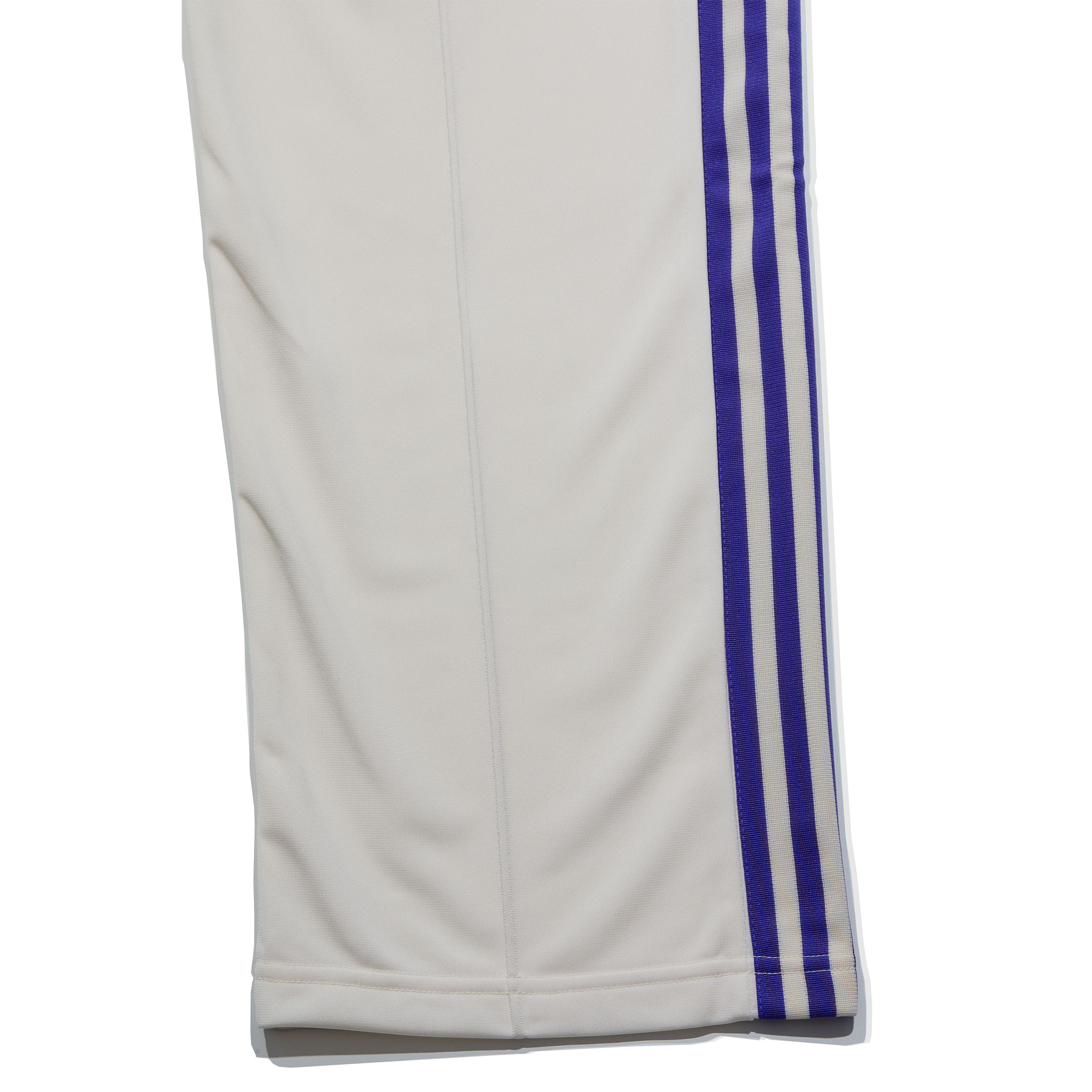 아디다스 - Adidas